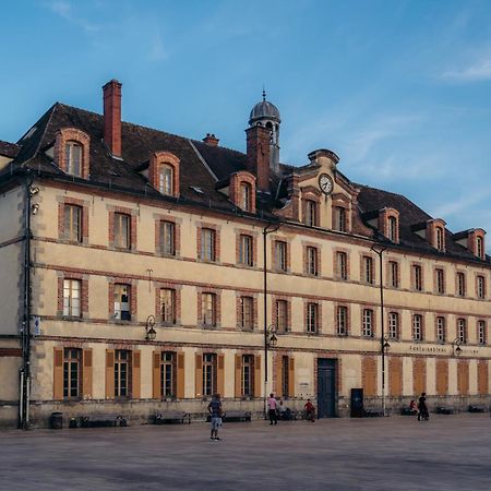 Le Clocher Du Chateau Fontainebleau Bagian luar foto