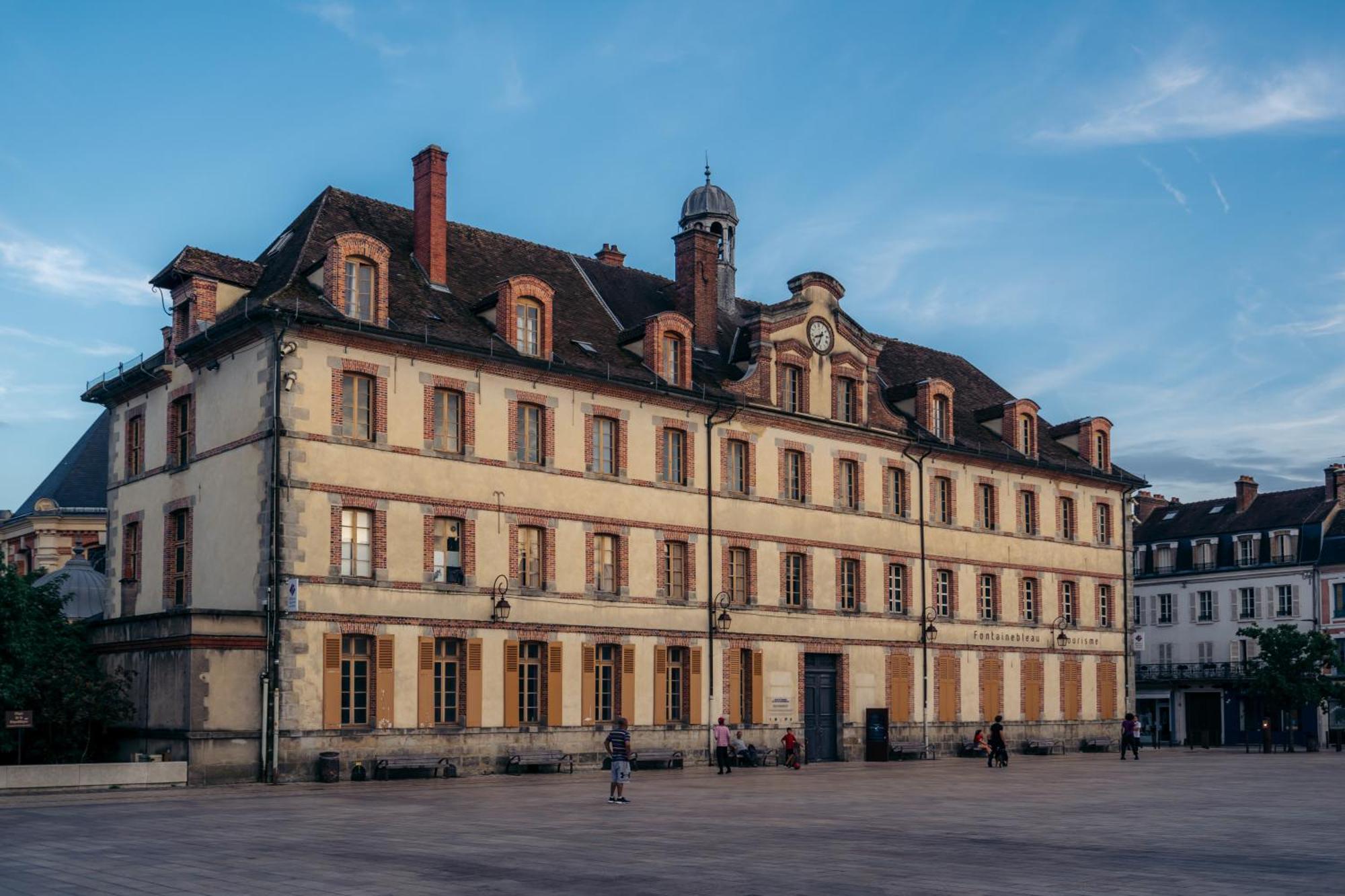 Le Clocher Du Chateau Fontainebleau Bagian luar foto